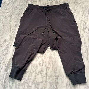 ALO Yoga Mens Joggers Size M